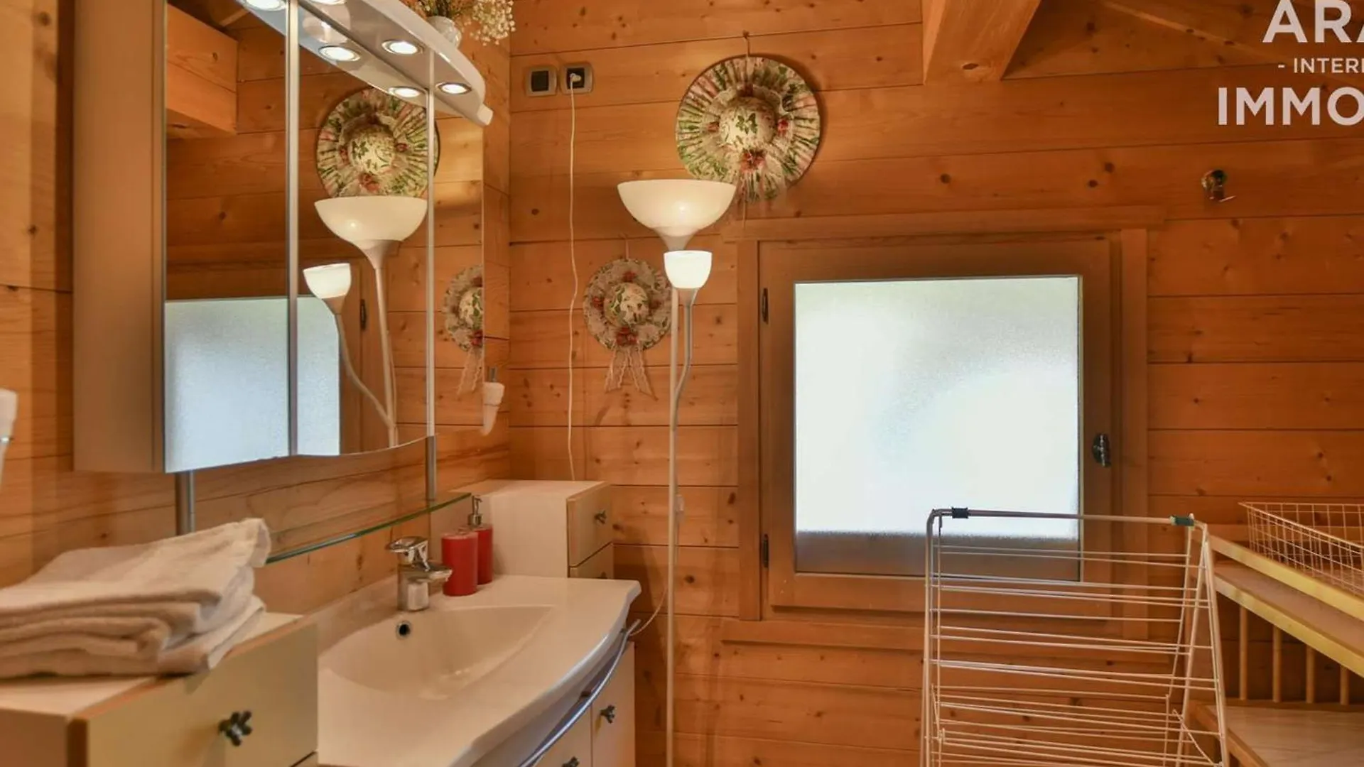 Chalet Independant Spacieux, 18 Pers, 7 Chambres, Wifi, Proche Commerces! - Fr-1-391-29 ル・グラン・ボルナン 0*,  フランス